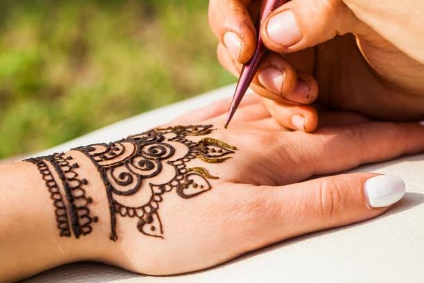 Mehndi Artist
