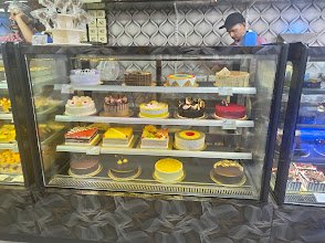Maxim's Bakers & Confectioners