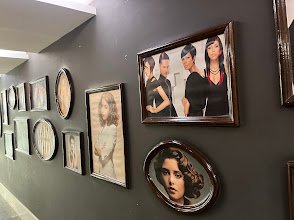 Looks Salon