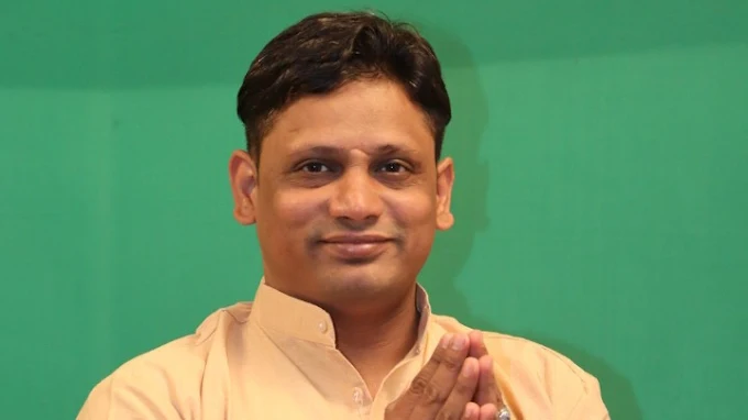 Astrologer Manish Gaur